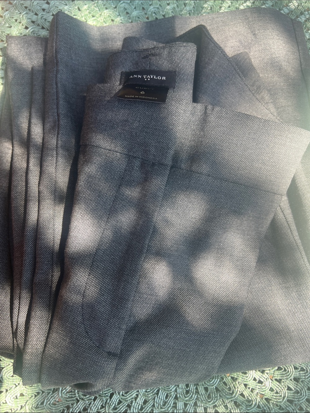 Worn x1 Ann Taylor woman’s Charcoal Gray dress slacks. Size 6 curvy.